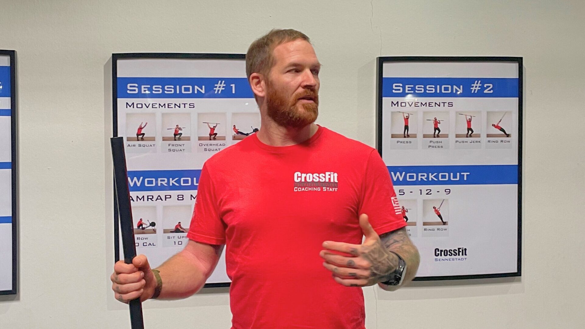 Bild von Head Coach Dave wie er ein Onboarding gibt